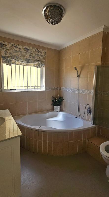 3 Bedroom Property for Sale in Royal Ascot Western Cape